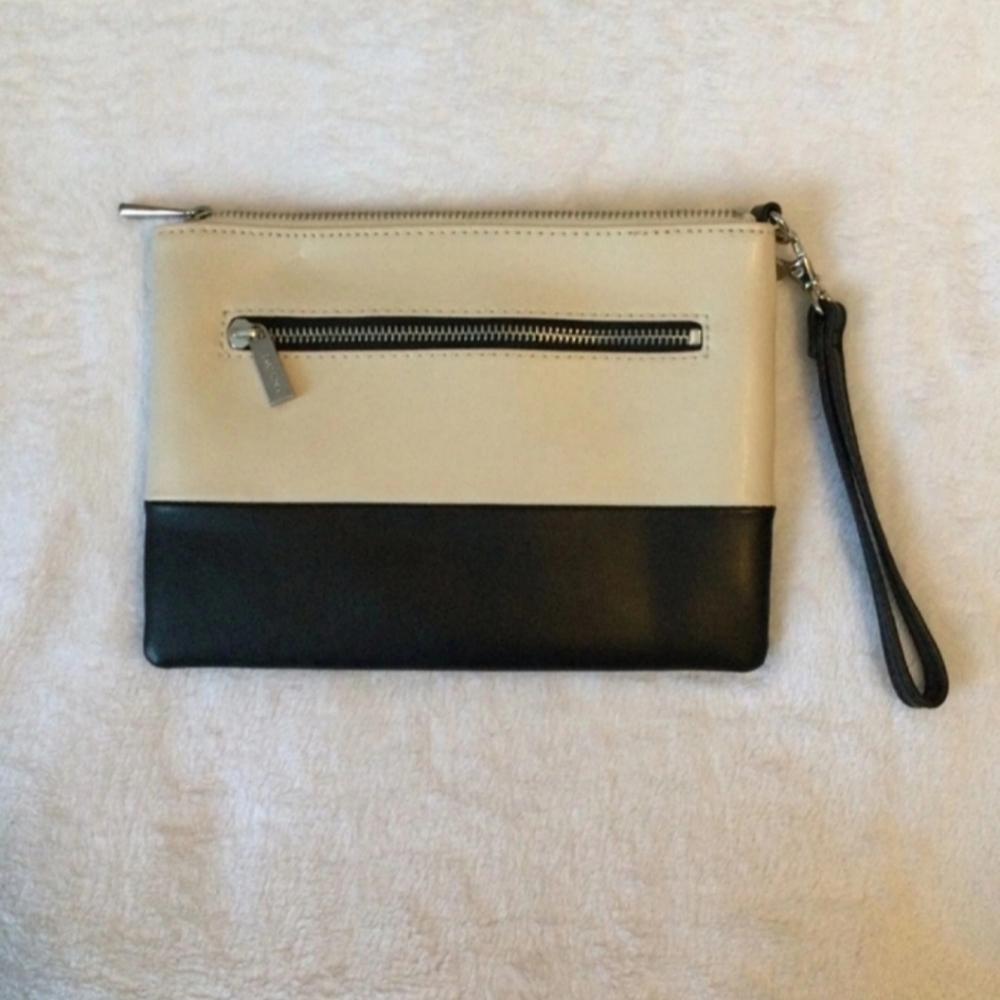 Danier Wristlet